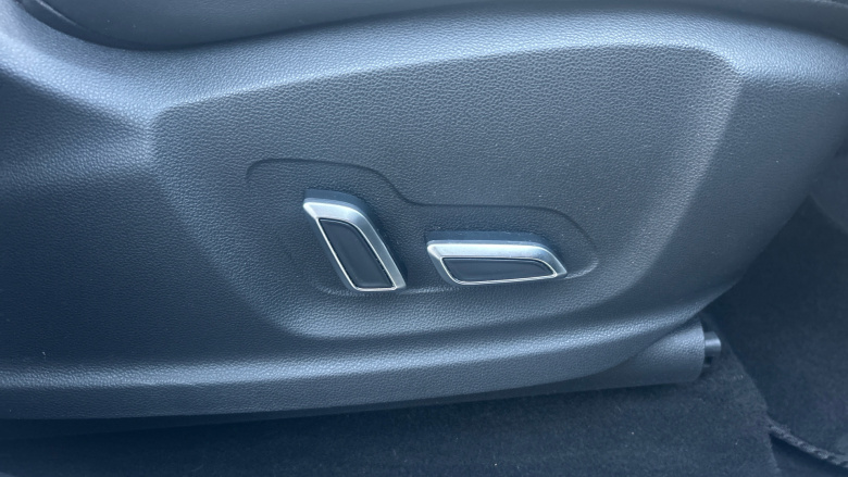 MG Hs 1.5 T-GDI Exclusive 5dr Petrol Hatchback